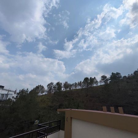 Xtsy Travellers Hostel 西隆 外观 照片
