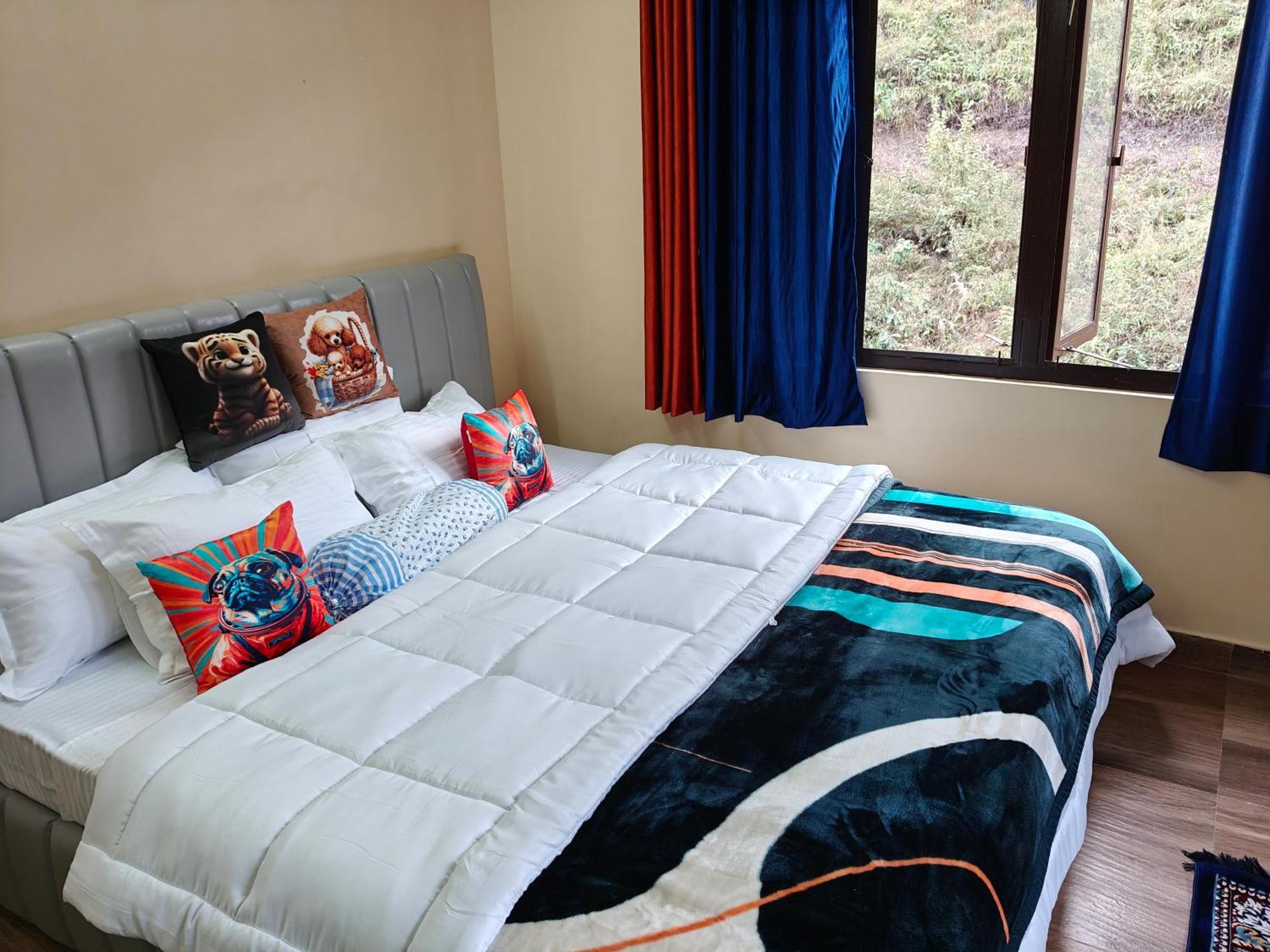 Xtsy Travellers Hostel 西隆 外观 照片