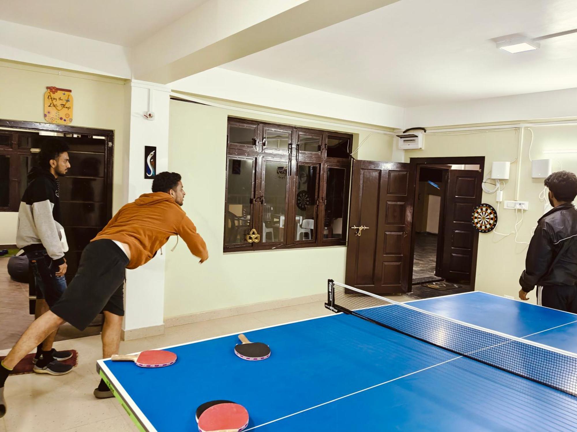 Xtsy Travellers Hostel 西隆 外观 照片