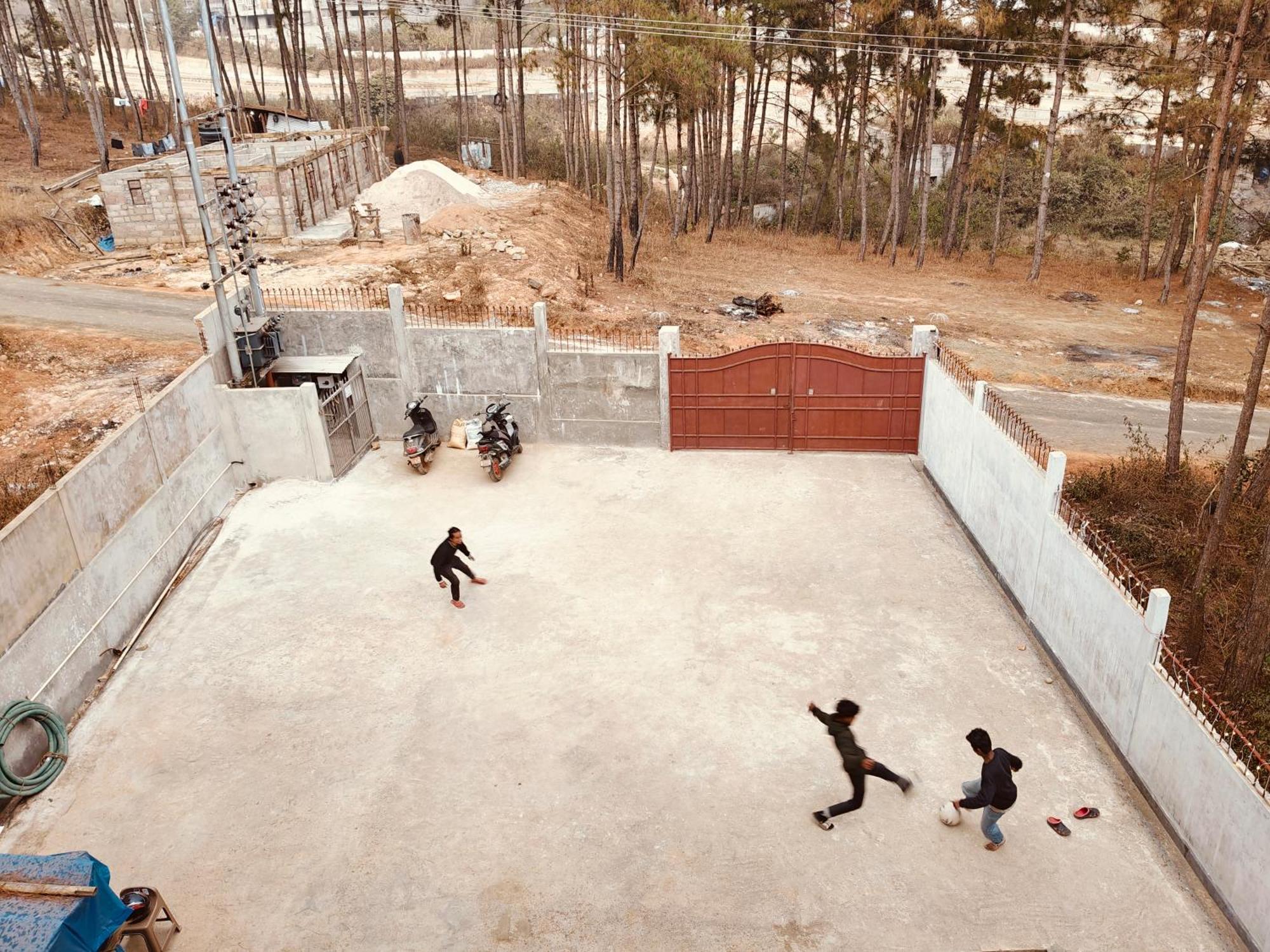Xtsy Travellers Hostel 西隆 外观 照片