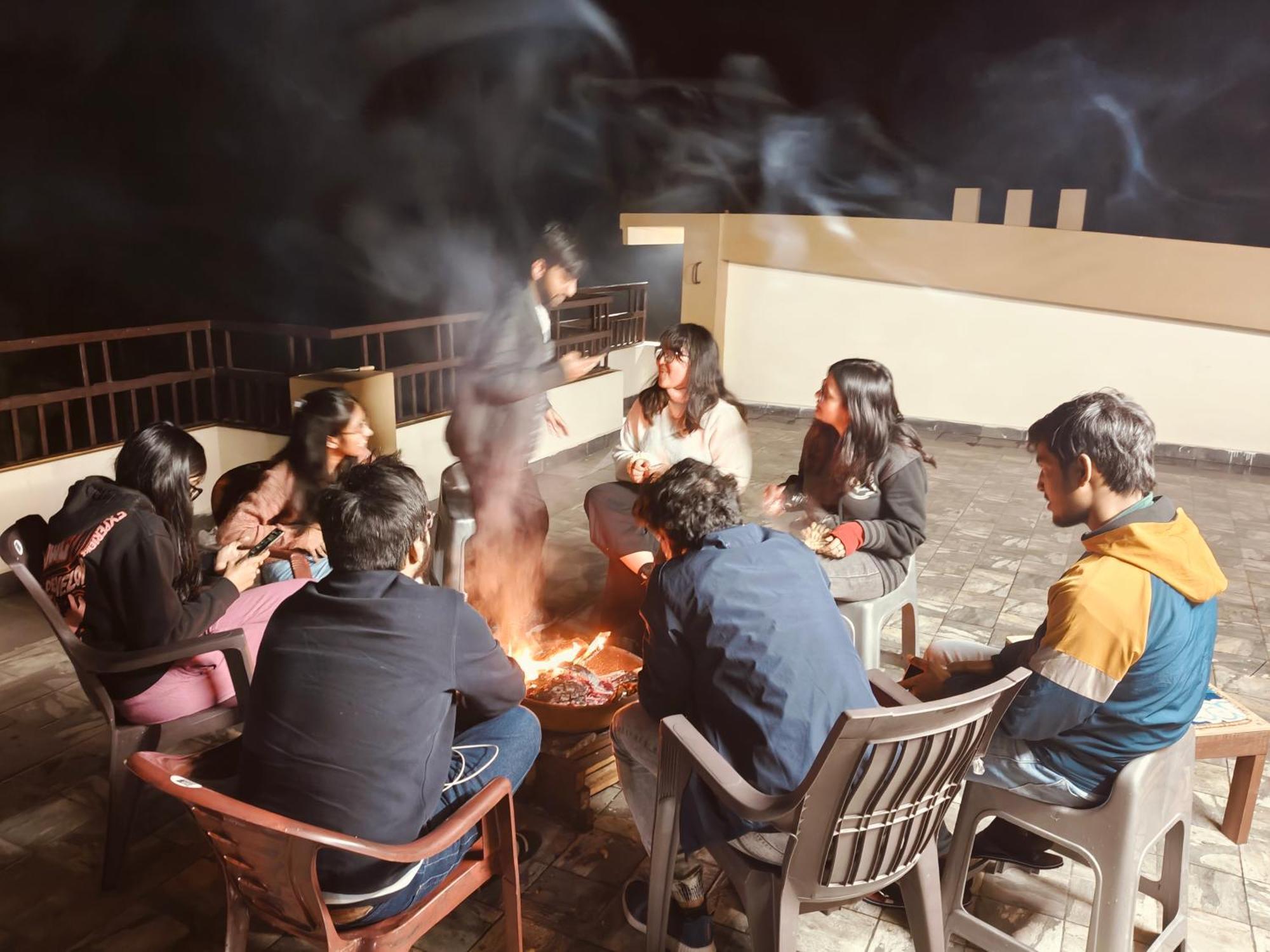 Xtsy Travellers Hostel 西隆 外观 照片