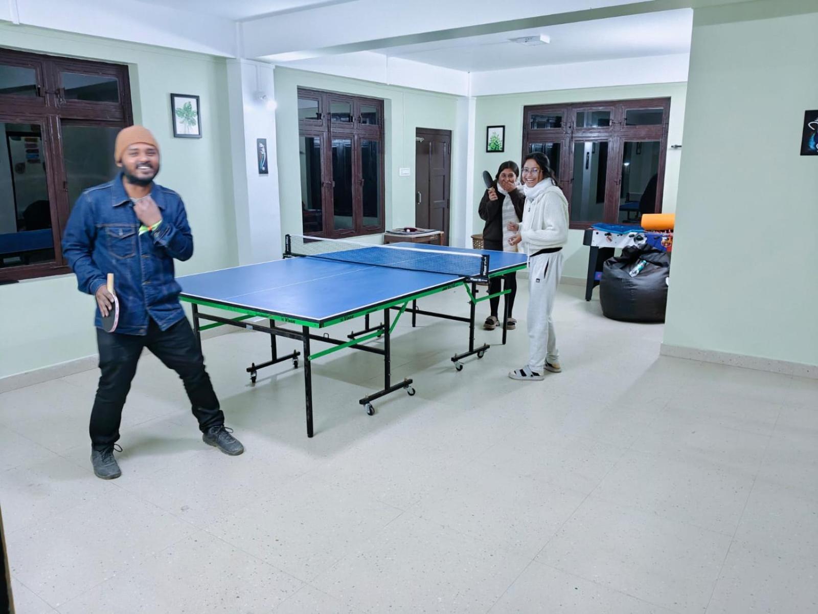 Xtsy Travellers Hostel 西隆 外观 照片
