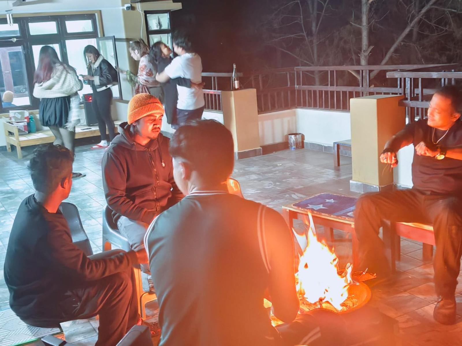 Xtsy Travellers Hostel 西隆 外观 照片