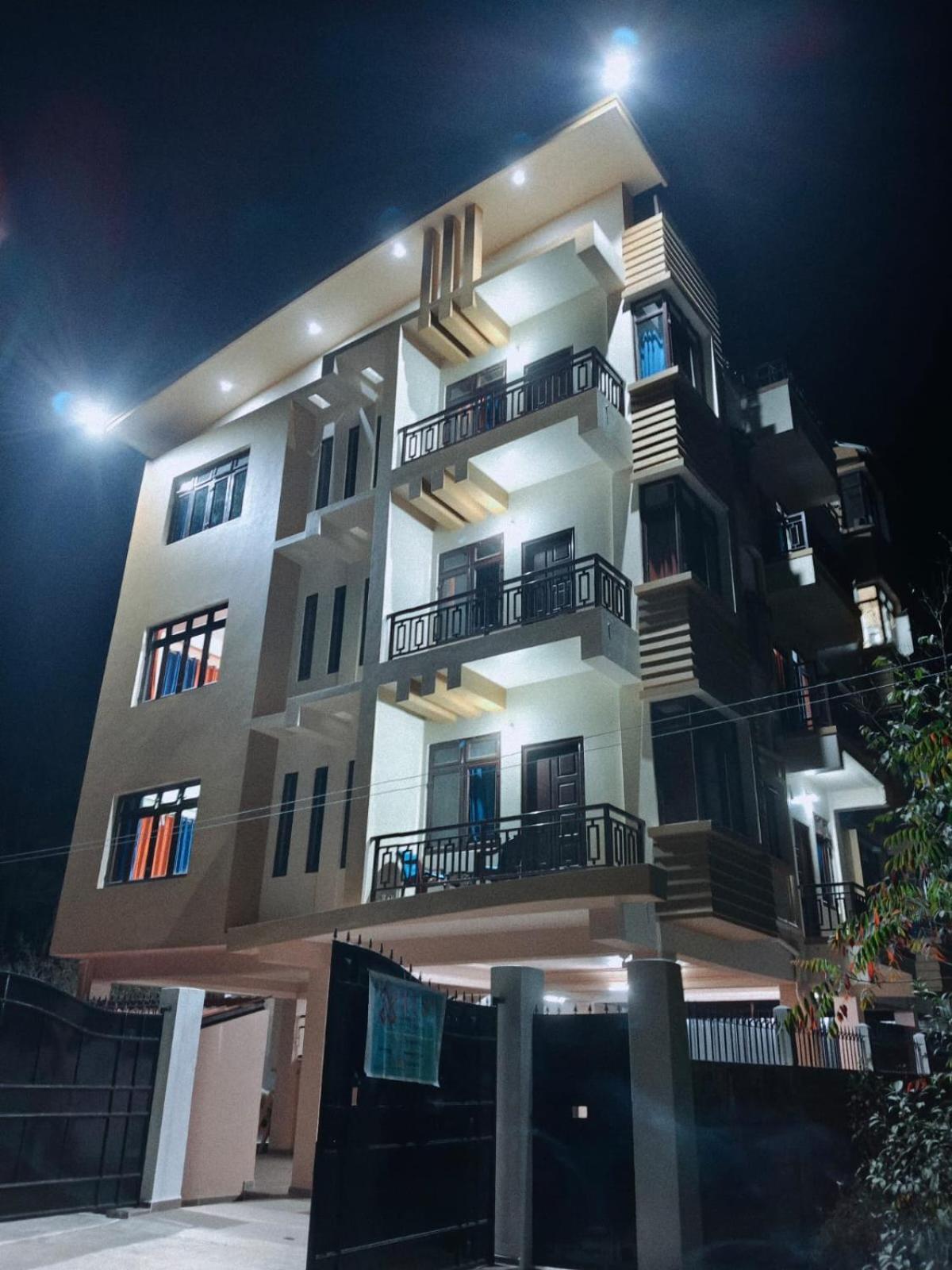 Xtsy Travellers Hostel 西隆 外观 照片