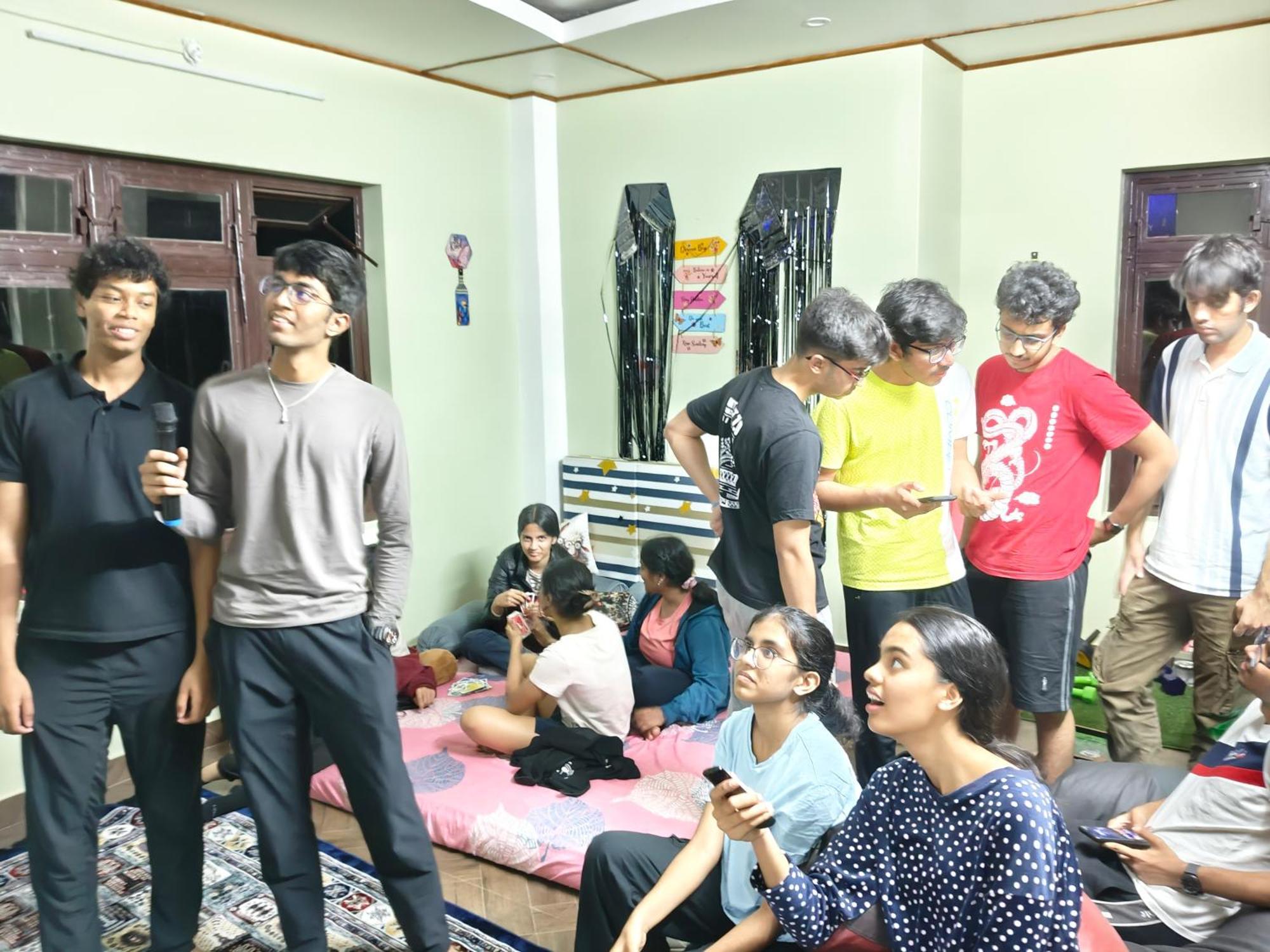 Xtsy Travellers Hostel 西隆 外观 照片