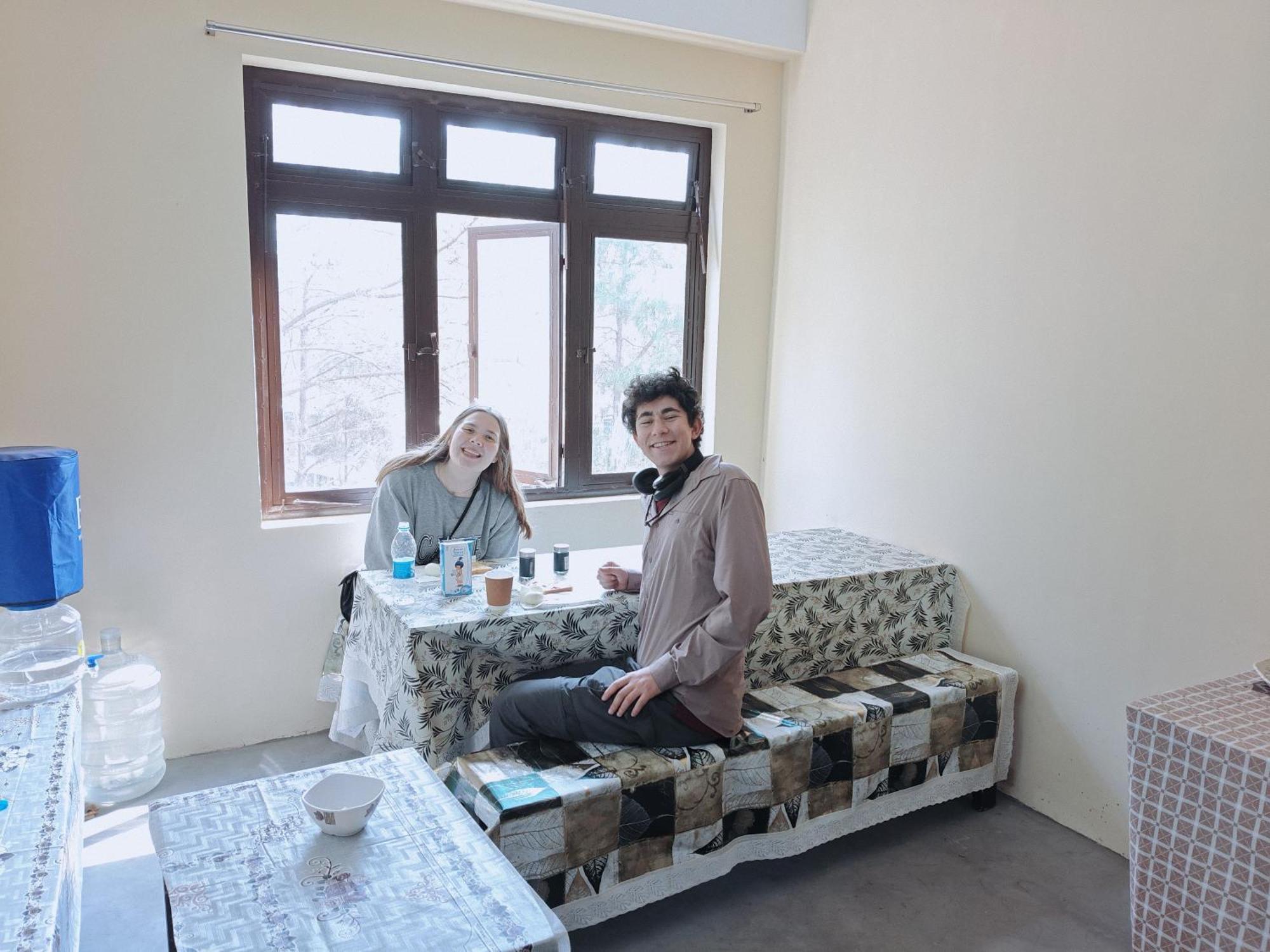 Xtsy Travellers Hostel 西隆 外观 照片