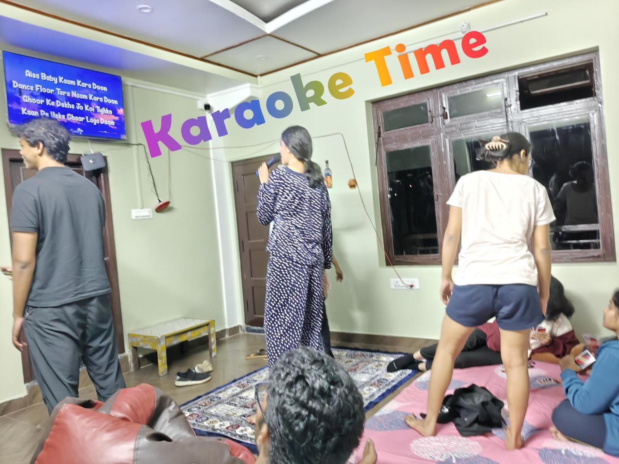 Xtsy Travellers Hostel 西隆 外观 照片
