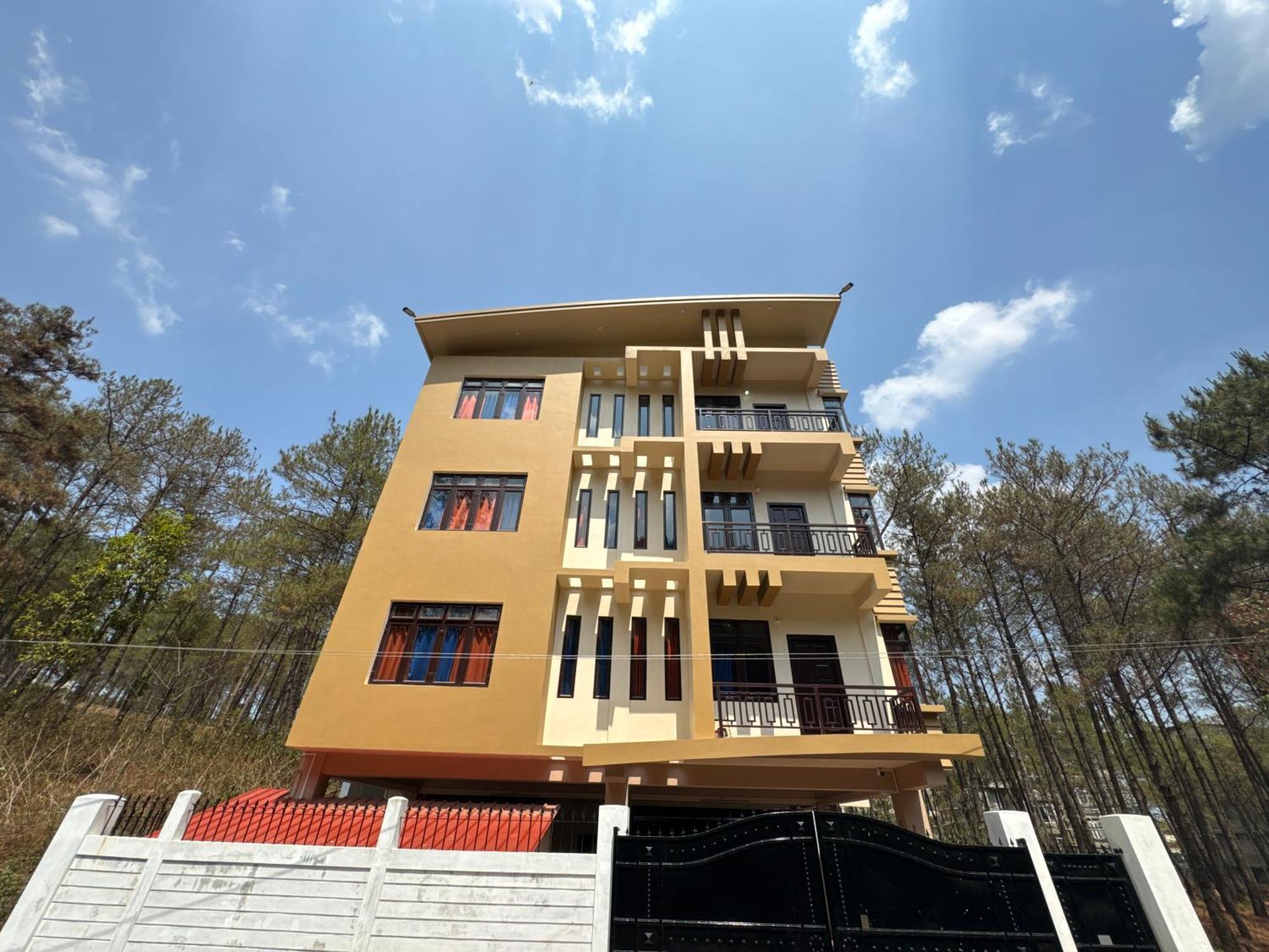 Xtsy Travellers Hostel 西隆 外观 照片