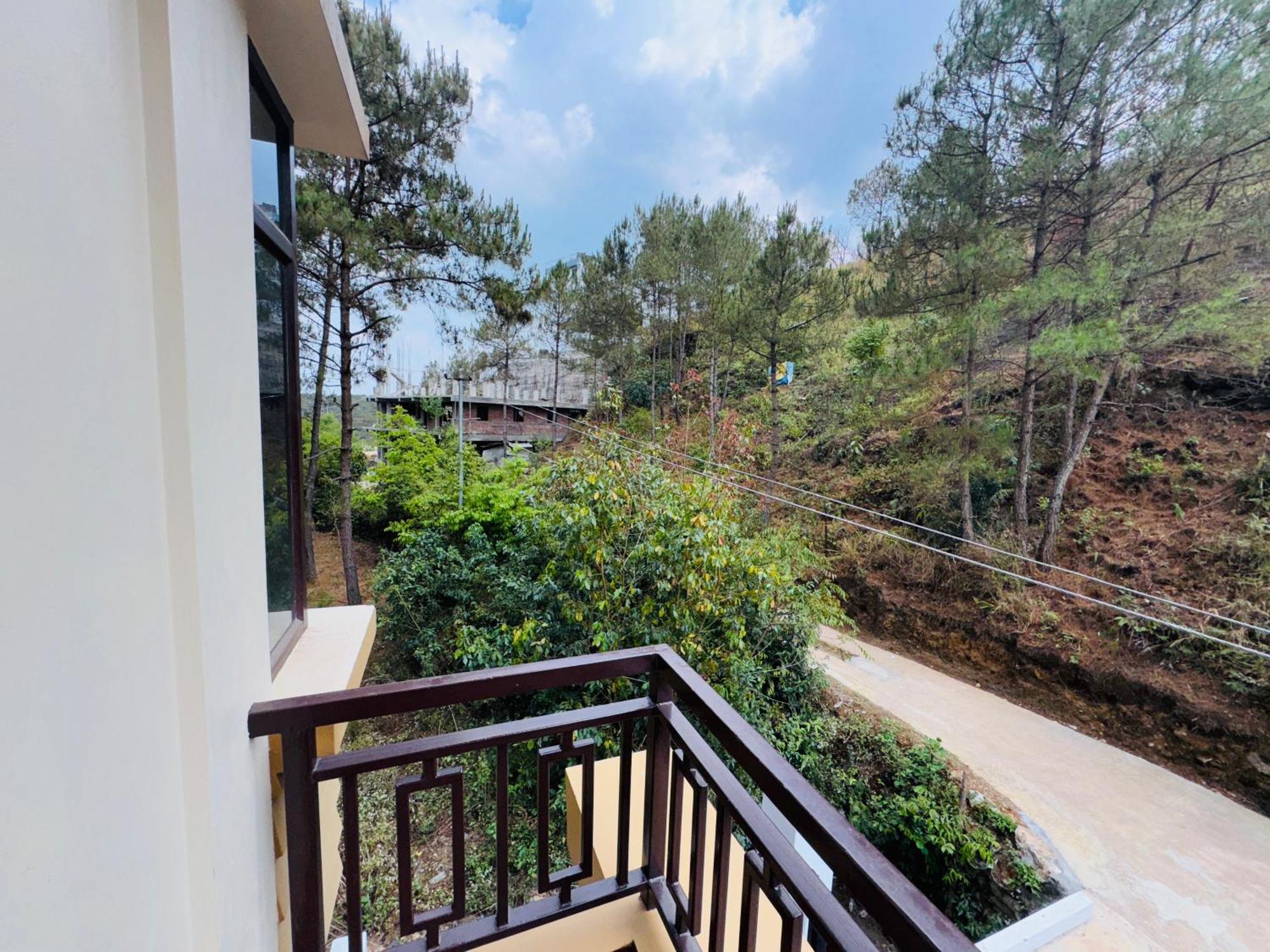 Xtsy Travellers Hostel 西隆 外观 照片