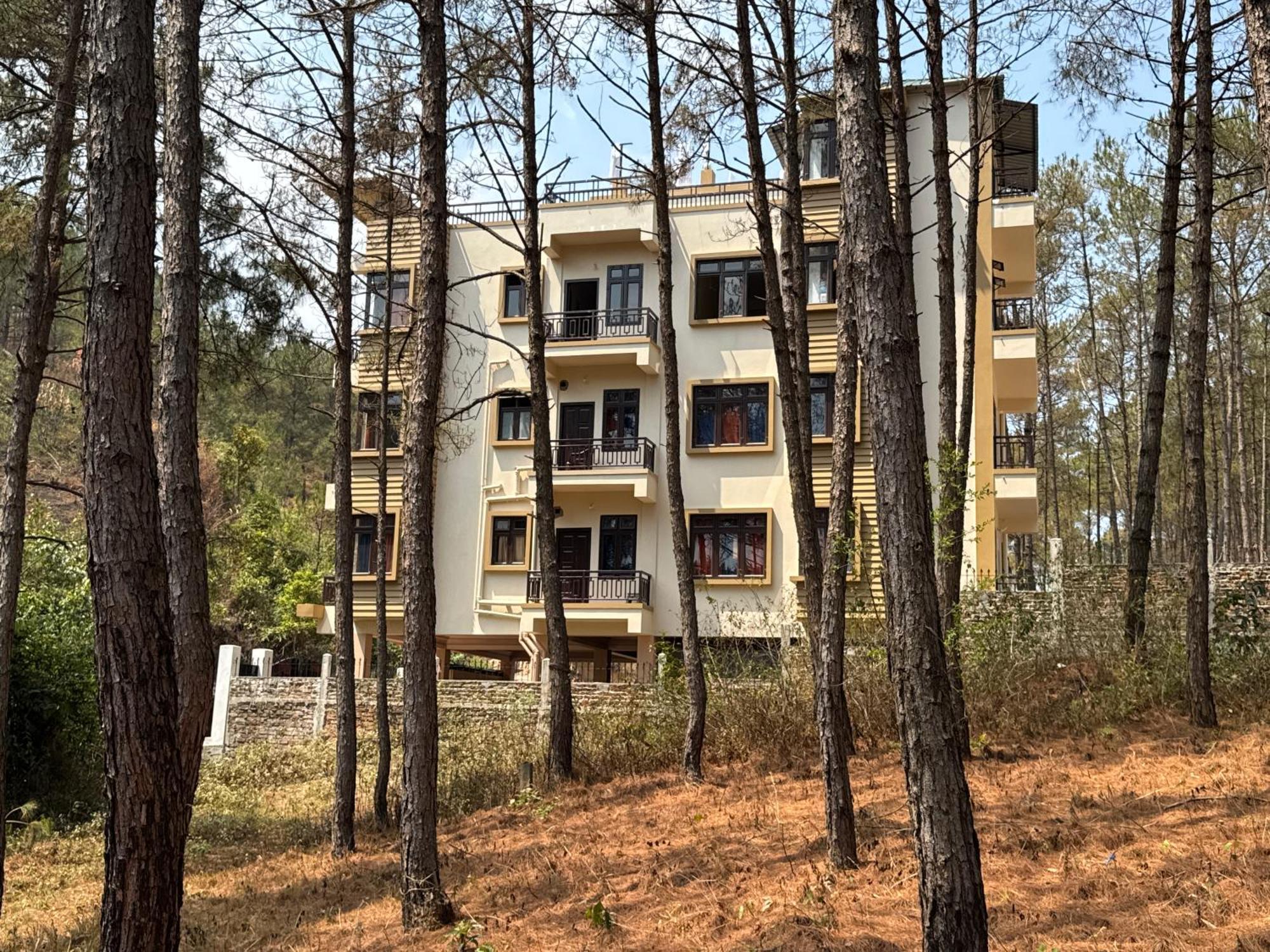 Xtsy Travellers Hostel 西隆 外观 照片